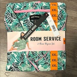 Room Service Green Leaf Print Pajama Set